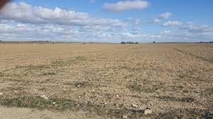 terrain-agricole-nouvellement-equipe-27-ha-big-0