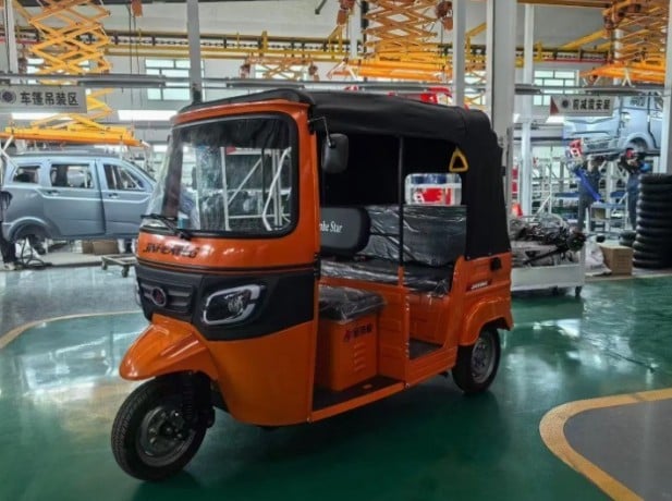 vente-en-gros-bajaj-tvs-king-trike-big-0