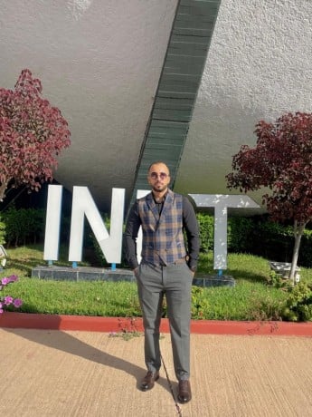 efl-instructor-independent-translator-ai-content-enhancer-big-0