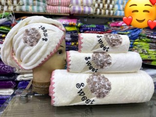 فوطات 4 بياس مطروزة بزواقة جديدة