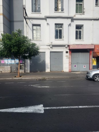 local-commercial-a-vendre-big-1