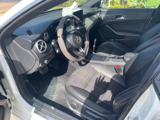 mercedes-cla-220-cdi-170ch-bva7-full-led-cuir-18-big-5